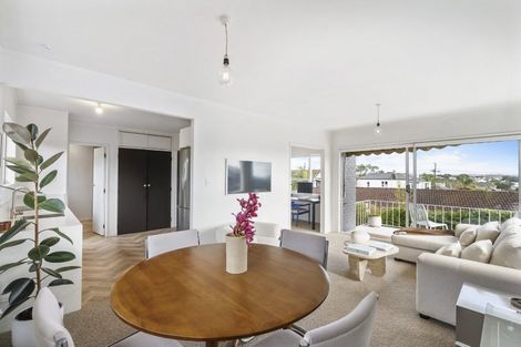 Photo of property in 4/134 Calliope Road, Stanley Point, Auckland, 0624