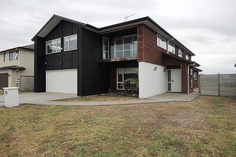 Photo of property in 4 Rossini Court, Karaka, Papakura, 2113