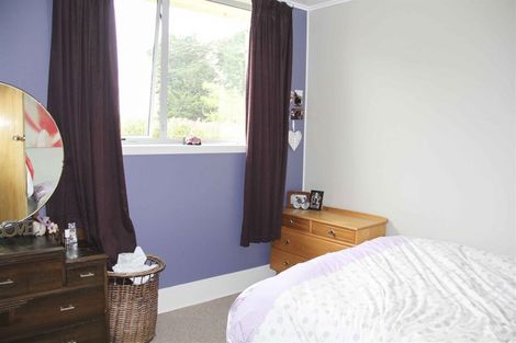Photo of property in 2268 Ohai Clifden Highway, Orawia, Otautau, 9682