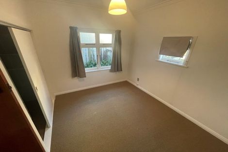 Photo of property in 40 Waiwaka Terrace, Strandon, New Plymouth, 4312
