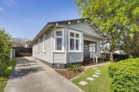 Photo of property in 1 Tapuaeotu Way, Welcome Bay, Tauranga, 3112