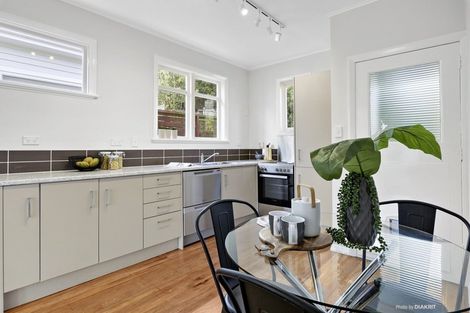 Photo of property in 185 Severn Street, Island Bay, Wellington, 6023