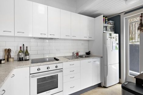 Photo of property in 24 Myrtle Crescent, Mount Cook, Wellington, 6021