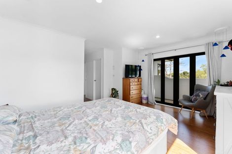 Photo of property in 12b Kimberly Grove, Greenhithe, Auckland, 0632