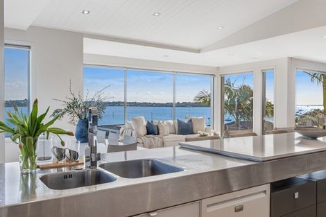 Photo of property in 5a Bucklands Beach Road, Bucklands Beach, Auckland, 2012