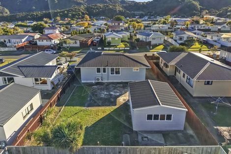 Photo of property in 40 Momona Street, Wainuiomata, Lower Hutt, 5014