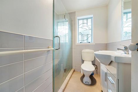 Photo of property in 2/375 Pakuranga Road, Pakuranga Heights, Auckland, 2010