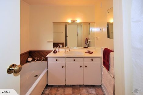 Photo of property in 1/158 Glamorgan Drive, Torbay, Auckland, 0630