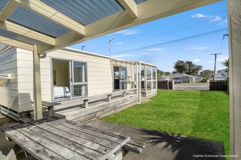 Photo of property in 50 Park Avenue, Waitarere Beach, Levin, 5510