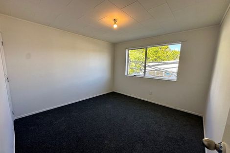 Photo of property in 4 Garton Drive, Massey, Auckland, 0614