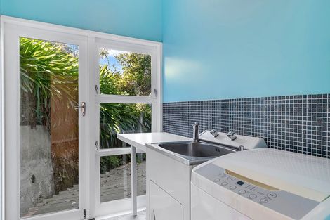 Photo of property in 19 Milton Terrace, Picton, 7220