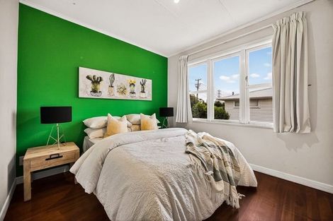Photo of property in 49 Tiroroa Avenue, Te Atatu South, Auckland, 0610