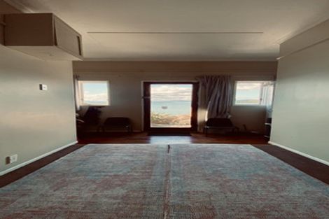 Photo of property in 70 Evans Bay Parade, Roseneath, Wellington, 6021