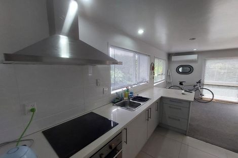 Photo of property in 14 Barnfield Place, Glendene, Auckland, 0602