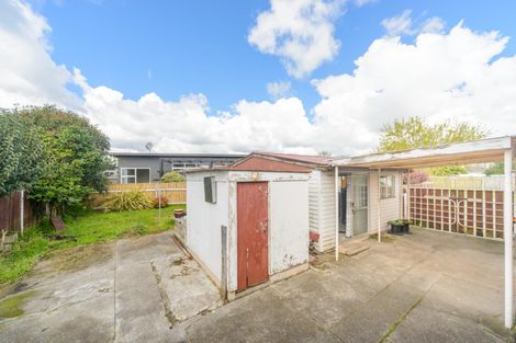 Photo of property in 60 Exeter Crescent, Takaro, Palmerston North, 4412