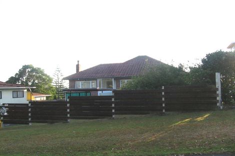 Photo of property in 19 Hall Road, Glenfield, Auckland, 0629