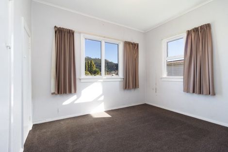 Photo of property in 11 Cochrane Street, Fairy Springs, Rotorua, 3015