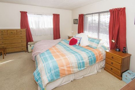 Photo of property in 10 Hogg Crescent, Masterton, 5810