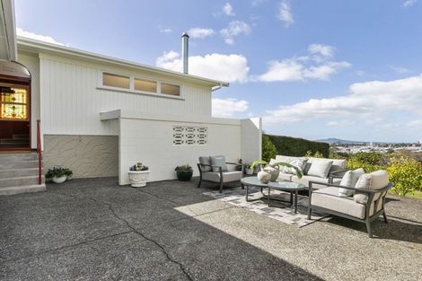 Photo of property in 12 Ross Avenue, Glenfield, Auckland, 0629