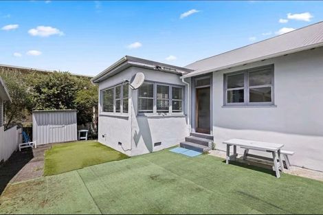 Photo of property in 2/221 Onewa Road, Birkenhead, Auckland, 0626