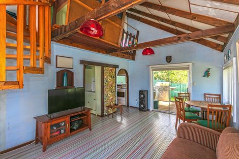 Photo of property in 69 Pye Place, Hot Water Beach, Whitianga, 3591
