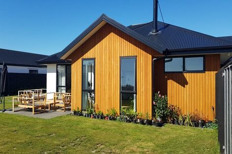 Photo of property in 12 Mccahon Drive, Rangiora, 7400