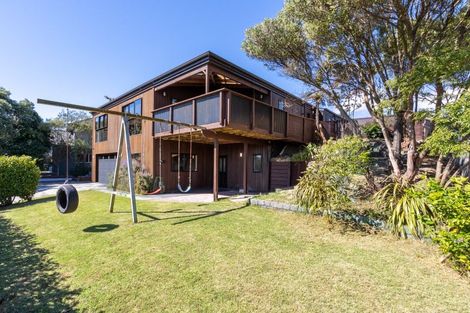 Photo of property in 22 Millennium Hill, Paraparaumu, 5032