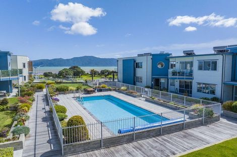 Photo of property in 10/4u Seaview Road, Paraparaumu Beach, Paraparaumu, 5032