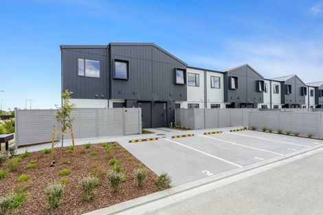 Photo of property in 2 Juniper Drive, Rosehill, 2113