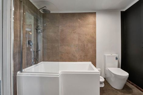 Photo of property in 263 Huatoki Street, Upper Vogeltown, New Plymouth, 4310