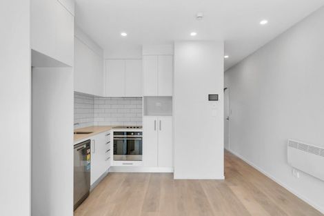 Photo of property in 25 Potter Avenue, Northcote, Auckland, 0627
