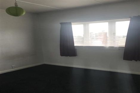 Photo of property in 72 Don Buck Road, Massey, Auckland, 0614