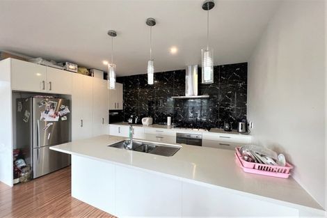 Photo of property in 27 Mantra Road, Massey, Auckland, 0614