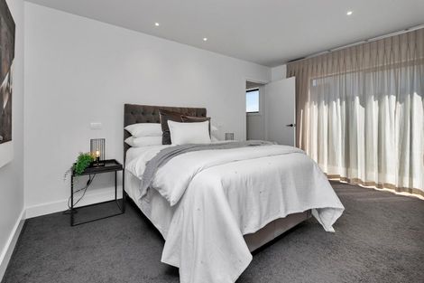 Photo of property in 25 Waitemata Drive, One Tree Point, 0118
