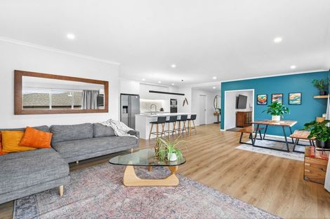 Photo of property in 37 Josh Road, Huapai, Kumeu, 0810