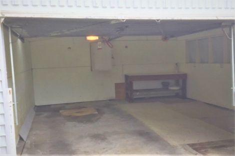 Photo of property in 8 Boler Place, New Lynn, Auckland, 0600