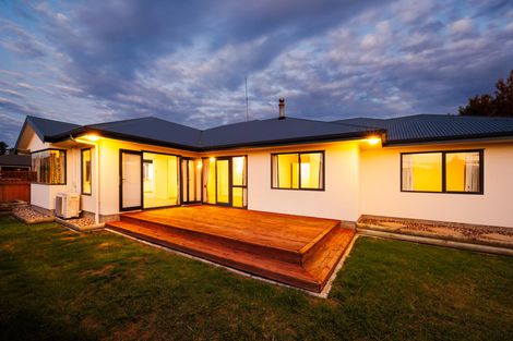 Photo of property in 27 Parnell Heights Drive, Kelvin Grove, Palmerston North, 4414