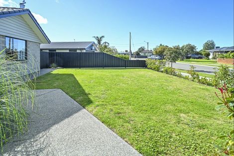 Photo of property in 22 Read Crescent, Clive, 4102