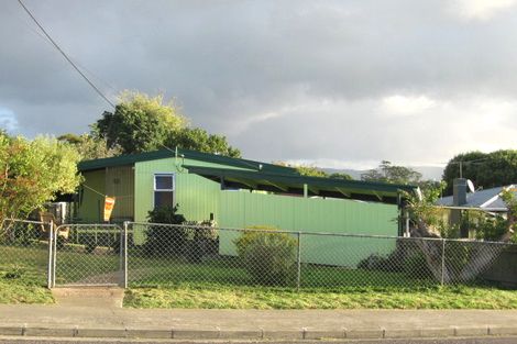 Photo of property in 6 Quiet Street, Te Atatu South, Auckland, 0610