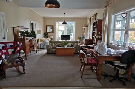 Photo of property in 21 Church Street, Waipawa, 4210