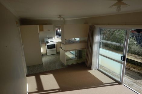Photo of property in 13 Seaview Road, Marfell, New Plymouth, 4310