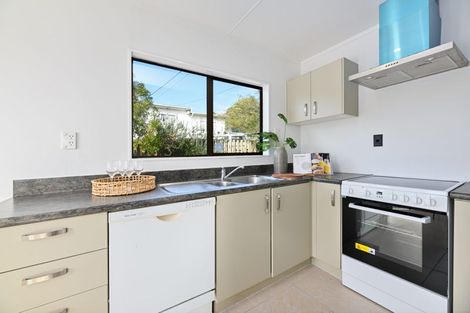 Photo of property in 2/33 Lavelle Road, Henderson, Auckland, 0612