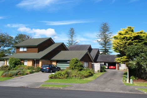 Photo of property in 2/6 Summermist Drive, Northpark, Auckland, 2013