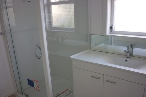 Photo of property in 59 Ellice Road, Totara Vale, Auckland, 0629