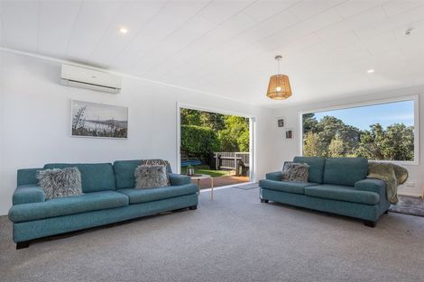 Photo of property in 18 Raroa Place, Pukerua Bay, 5026