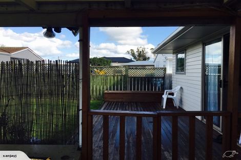 Photo of property in 18 Kirrie Avenue, Te Atatu South, Auckland, 0610