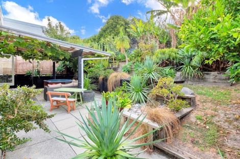 Photo of property in 19 Porter Crescent, Helensville, 0800