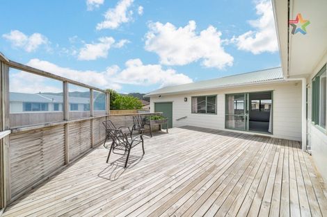 Photo of property in 5a Kilkenny Grove, Wainuiomata, Lower Hutt, 5014