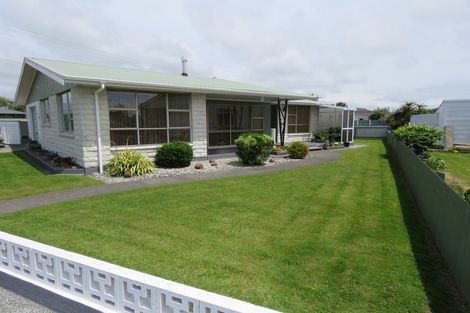 Photo of property in 90 Queen Street, Westport, 7825