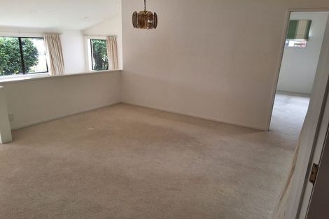 Photo of property in 53 Golfland Drive, Golflands, Auckland, 2013